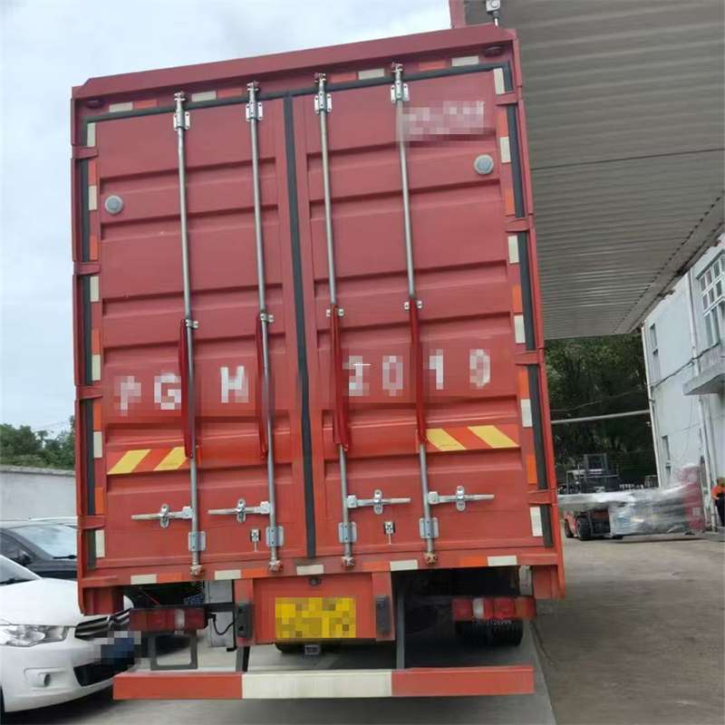 石鼓区普定县进仓物流：专线直达的多元货运之旅